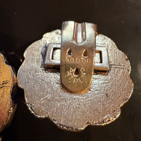 Vintage~SODOR SHOE CLIPS~Textured~GOLD TONE With Black Stone - Picture 3 of 4
